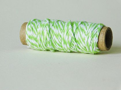 Усукан конец- Бяло и резида - 10 м / 1,5 мм