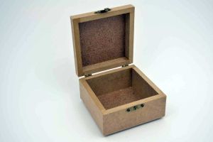 Кутия - 10,00 х 10,00 х 6,00 см.