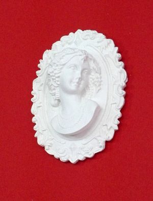 Рамка с  Дама бюст