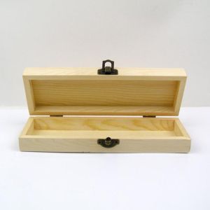 Дървена кутия с метална закопчалка - 21,00 х 7,00 х 4,00 см