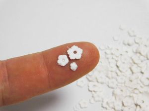 Мини Цвятя - Бяло - три размера - 210 бр.