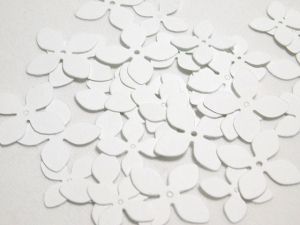 Цвятя - Бяло - два размера - 33 бр