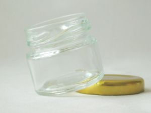 Стъклено бурканче с капачка винт - 25 ml.