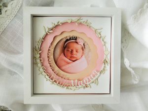 Персонализирано пано за новородено момиченце - 20 х 20 х 4 см