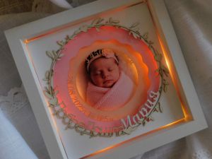 Персонализирано пано за новородено момиченце - 20 х 20 х 4 см