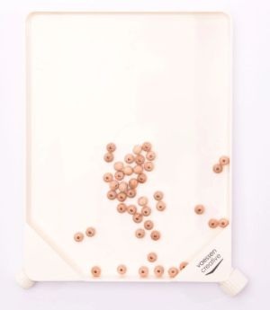 Тавичка за работа с дребни елементи - брокат, мъниста, пудри