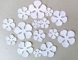 Комплект цветя - Бяло - 15 бр