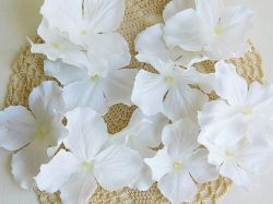 Цвят хортензия от плат - Бяло - 12 бр.