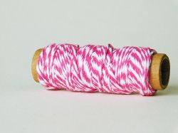 Усукан конец- Бяло и циклама - 10 м / 1,5 мм