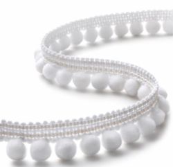 Лента с топчета - Бяло - 1 м.