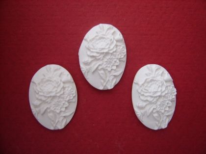 Камеа Слънчоглед - 2,3х1,7см.