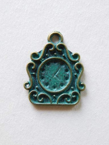 Часовник с ефект патина