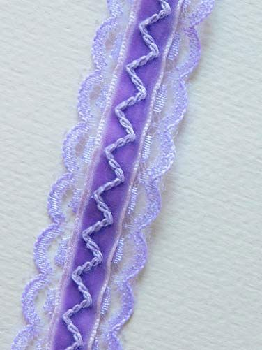 Дантела - Люляк лилаво с велур - 1м.