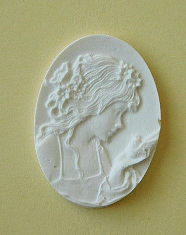 Камеа- 3,70 x 2,70 см