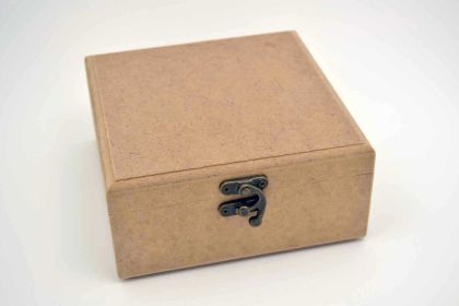 Кутия - 20,00 х 20,00 х 10,00 см.