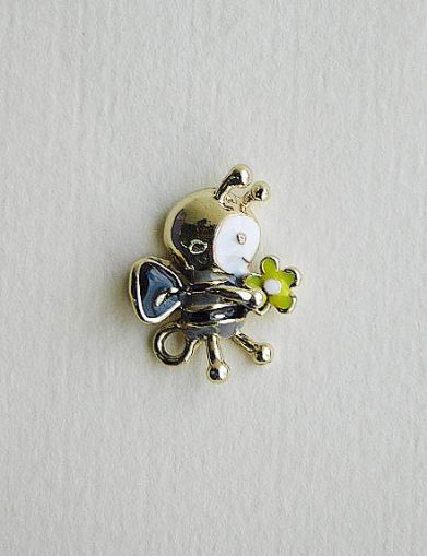 Пчеличка с цвете