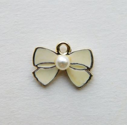 Панделка с перла