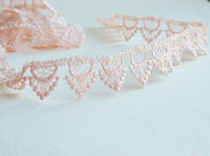 Дантела - Коралов пясък - 1м.