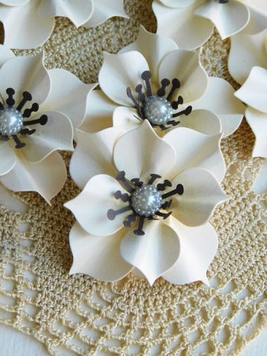 Композиция Цвете - Крем - 6 бр.