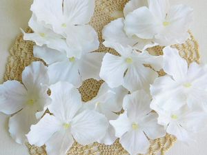 Цвят хортензия от плат - Бяло - 12 бр.