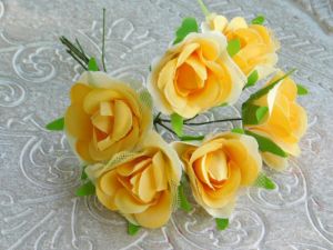 Рози с мрежа - Оранжево-жълто - 6 бр.