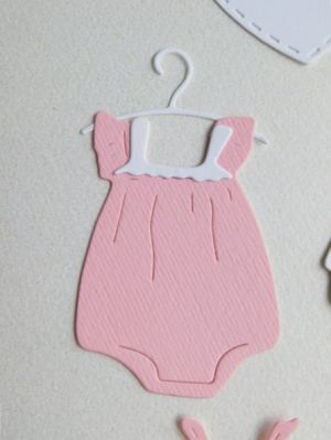 Нейните дрешки -  Розово и бяло -  20 елемента