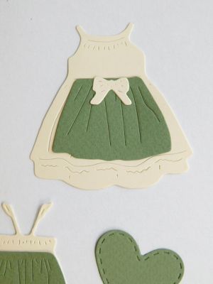 Нейните дрешки - Зелено и шампанско -  20 елемента