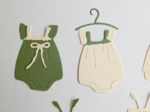 Нейните дрешки - Зелено и шампанско -  20 елемента