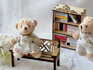 Мини плюшена мецанка с риза на цветя и ленен сукман - 12 см