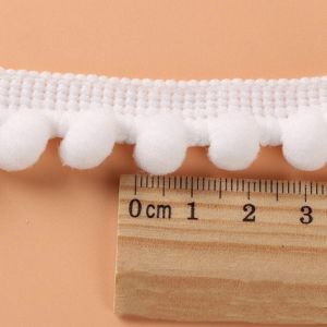 Лента с топчета - Бяло - 1 м.