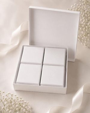 Луксозна Бяла кутия с 4 малки кутии ( бебешки съкровища ) - 14,00 х 14,00 х 2,50 см