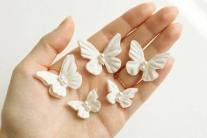 Ръчно изработени пеперуди LITTLE BIRDIE Dreamy Flutter Ivory Pearl – Слонова кост с перли  – 20 бр.